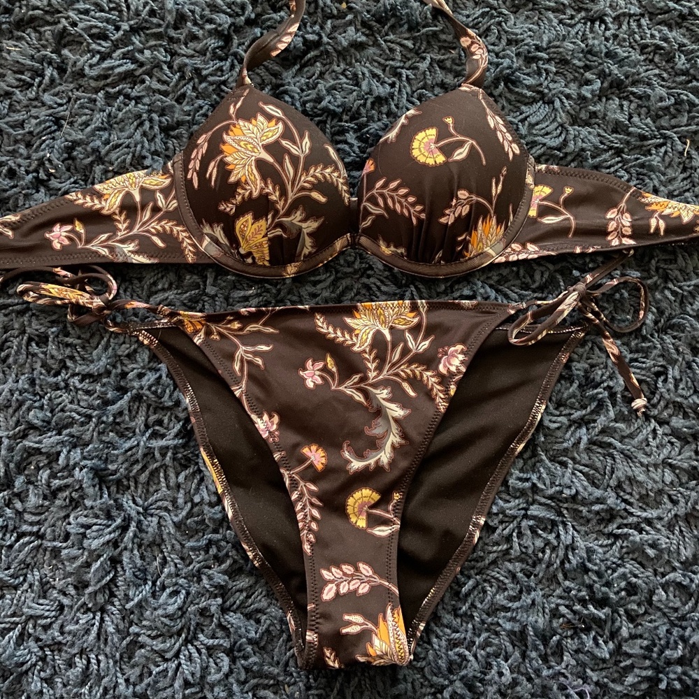 Black floral bikini XS